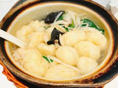 自制菌菇鱼面筋砂锅-光明邨大酒家(淮海路店)