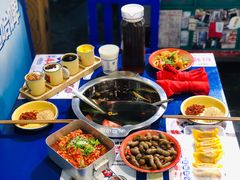 -马路边边串串香(苗栗路店)