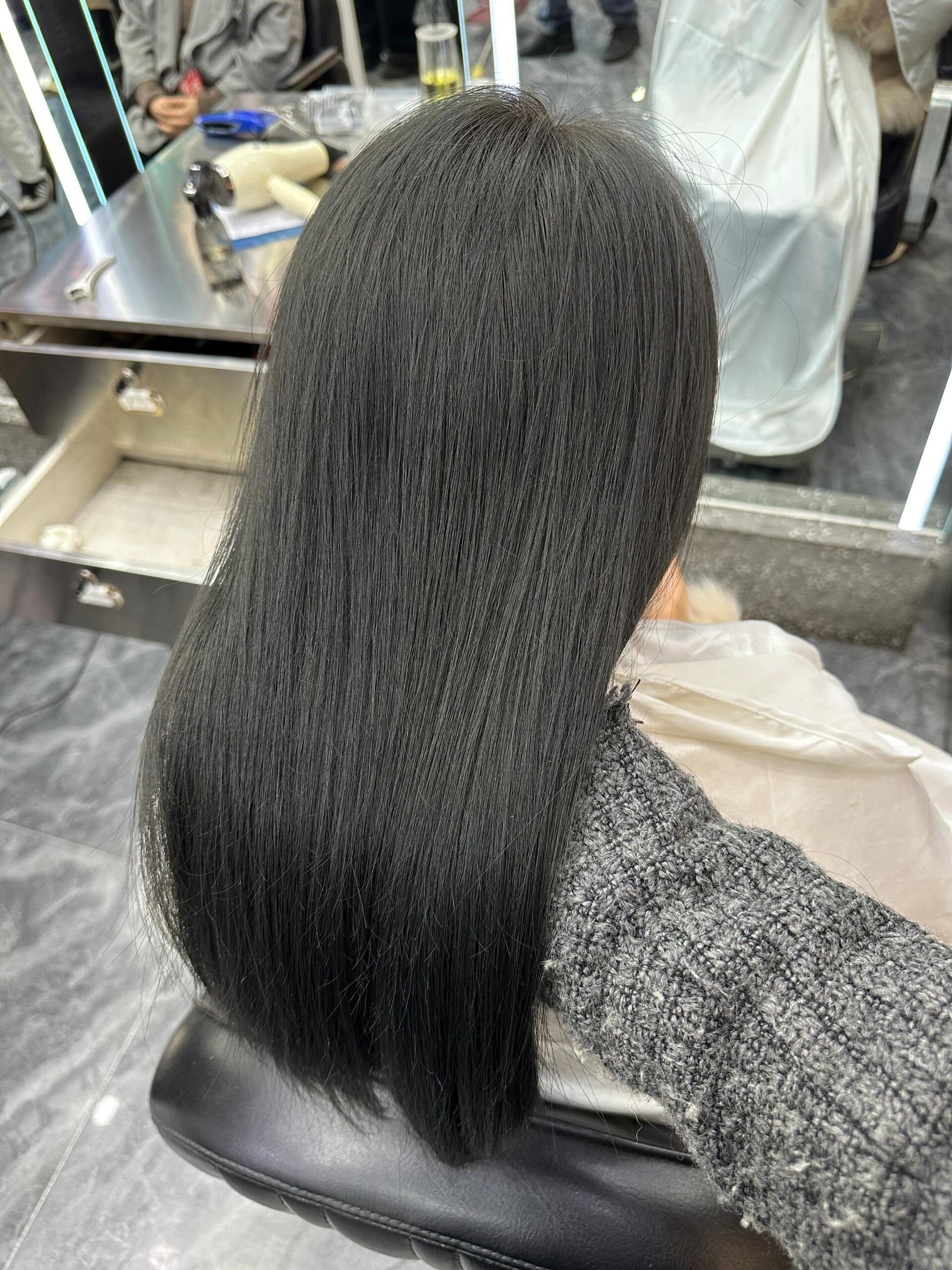 超显白的雾感发色 灰青棕色 泸州染发推荐