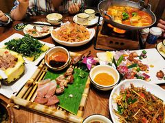 -老滇山寨•云南特色菜•地方菜•民族风情歌舞表演(金碧店)