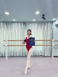 -昕艺尚皇家芭蕾舞蹈中心
