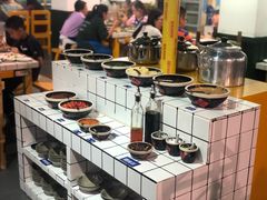 自助调料区-有拈头成都市井火锅(柳市店)