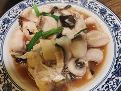 -泉畔人家·老济南经典鲁菜(大明湖店)