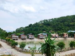 -十万大山布透温泉