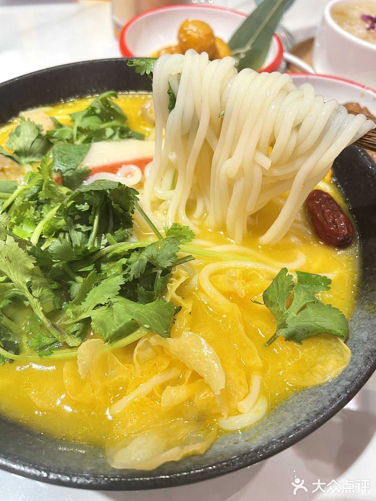 氛围感💯，港式米线