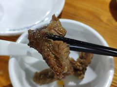 -五指山生态小黄牛(皮皮虾海鲜广场店)