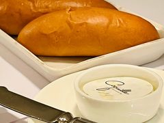 餐前面包黄油-壳里西餐厅Coquille Seafood Bistro(蒙自路店)