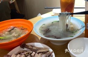 Duck Blood and Noodles Soup