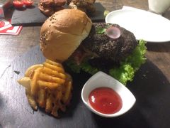 -HIGH FIVE哈福手工汉堡(桂林路店)