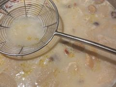 -尚尚仙·酸汤猪手·猪肚鸡火锅(华联万柳购物中心店)