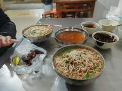 小碗瘦肉-正宗杨记普洱酸醋米线(总店)