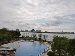 -上海滴水湖皇冠假日酒店