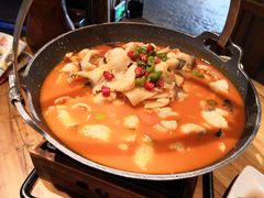 思茅酸汤鱼片-老滇山寨•云南特色菜•地方菜•民族风情歌舞表演(金碧店)