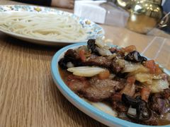 -歹歹的加个面过油肉拌面