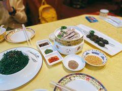炝拌草原沙葱-德乐海蒙餐