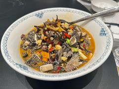 -鞍山大白鲨美食酒店