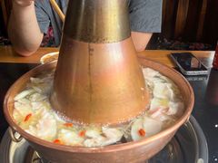 -果松木炭酸菜铜火锅·外婆参鸡汤