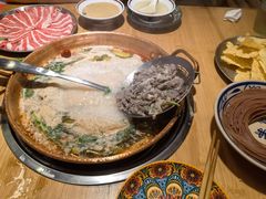 -洱火云南酸菜牛肉火锅(石景山当代商城店)