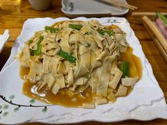 尖椒豆皮-小俩口烧烤东北菜(双井店)