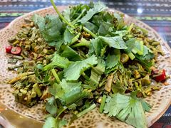 凉拌香椿-昆虫窝子·特色云南菜(拓东路总店)