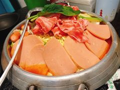 韩式部队火锅-烤路里·韩国品质自助烤肉(石路天虹4号店)