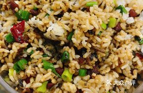 Special Salted Cabbage Crispy Sausage Rice