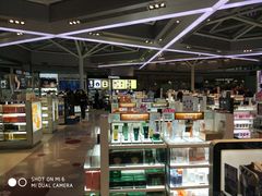 -日上免税店(三径路t3店)