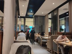 大堂-荷花亭·湖北融合菜(十堰武商MALL店)