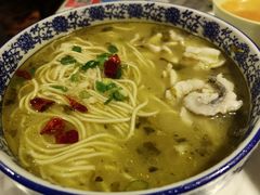 -轻捞慢起面馆(新世界百货店)