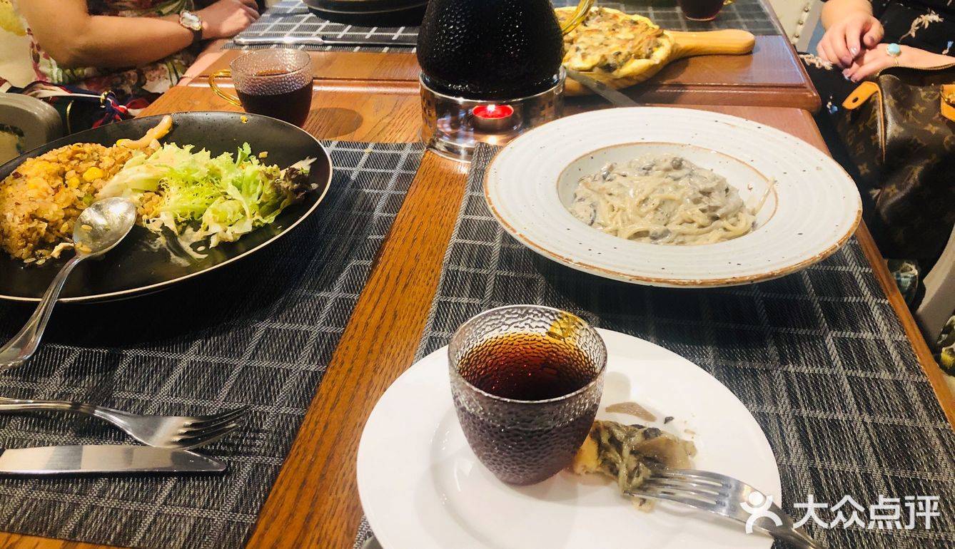 态度一般，如果意大利面加点绿叶衬托一下更好