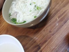 -亮亮面馆(经六路店)