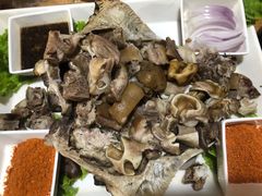 大汉羊头蘸蒜-老阿妈乌海蒙餐馆(锦馨园小区店)