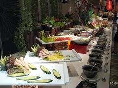自助取餐区-威珀斯酒店·珀萃美食餐厅 | 海鲜刺身·现烤生蚝·特色烤肉