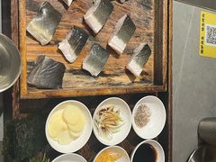 -围炉肉舍•炭烤活鳗•丹东海鲜烤肉(步行街店)