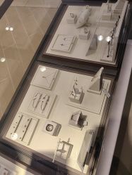 -周生生Chow Sang Sang(先天下店)