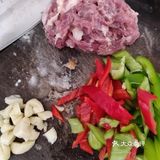 超下饭的蒜苔木耳炒肉就在这里