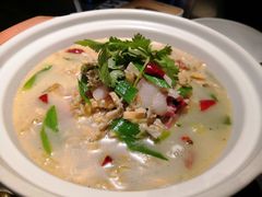 -龙巢盱眙龙虾·牛蛙·烧烤宵夜(八卦岭店)