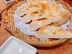 烤馕饼-塔哈尔·新疆盛宴(城西银泰店)