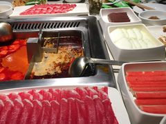 -海底捞火锅鲜切牛肉主题店(长寿路店)