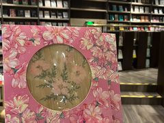 -钟书阁(群光广场店)