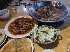 -大众跷脚牛肉馆·非遗传承单位(峨眉山店)