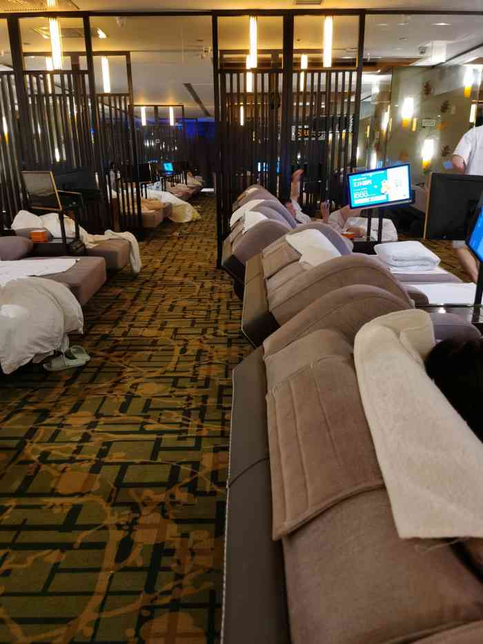 胤隆会(萧山店)-"和朋友一起晚上没事做去的,很不错,位置也.