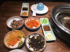 -明洞阿姨·韩式酱蟹烤肉·创意料理(三元桥店)