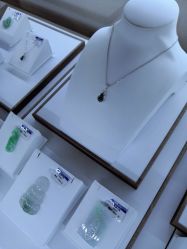 -威德钻石-克拉钻大本营(南京东路店)