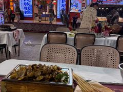 -刘姐啤酒鱼民族演艺餐厅(西街总店)
