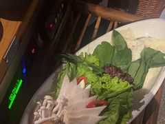 -老牌坊云南鱼豆花火锅(哈西万达店)