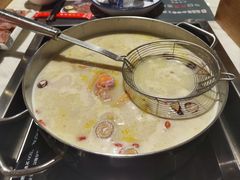 -尚尚仙·酸汤猪手·猪肚鸡火锅(华联万柳购物中心店)