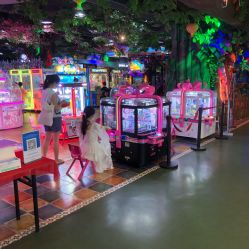 -菲菲羊乐园(临平银泰城店)