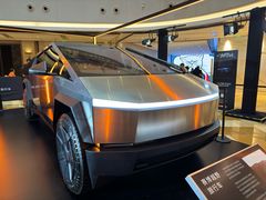 -TESLA 特斯拉(上海太古汇体验店)