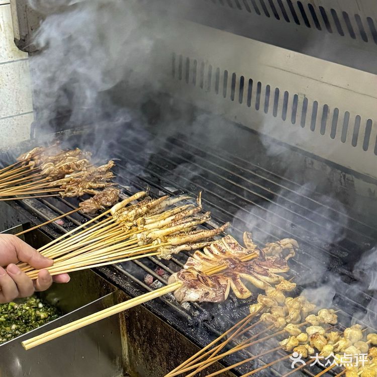 在长沙，只有这样的烧烤店才能赚我的💰